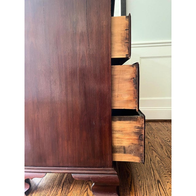 Burgundy 19th Century Georgian Mahogany Dresser with Inlay For Sale - Image 8 of 12