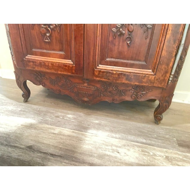 Wood 1900-1909 French China Cabinet For Sale - Image 7 of 8