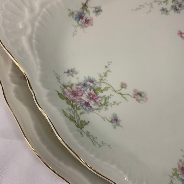 Theodore Haviland 1940s Theodore Haviland New York Nesting Platters Delicate Pink and Blue Flowers - Set of 2 For Sale - Image 4 of 9