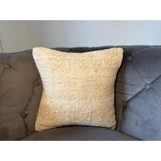 1990s Anatolian Hemp Throw Pillow, Warm Camel Golden Beige Cushion, Handwoven Turkish Pillow With Insert, 16x16 In For Sale - Image 5 of 6