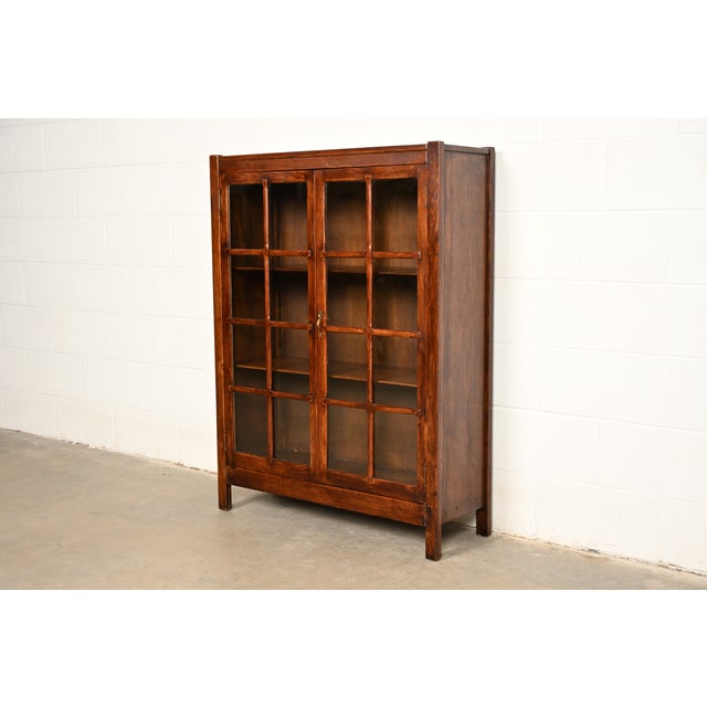 Mission Stickley Brothers Style Antique Mission Oak Arts & Crafts Bookcase Cabinet, Circa 1910 For Sale - Image 3 of 13