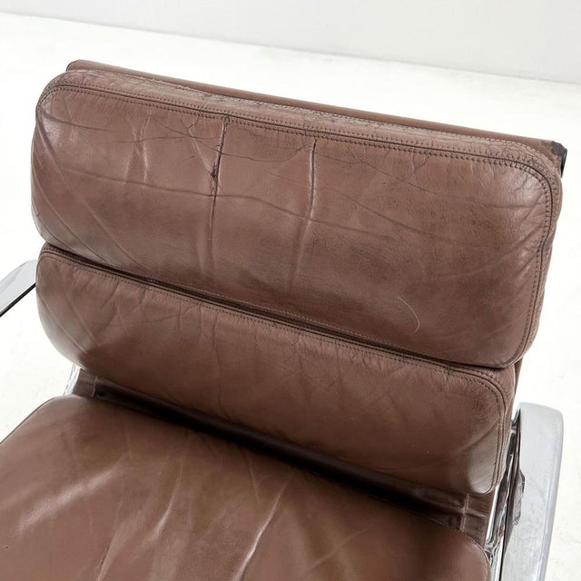 EA217 Soft Pad Desk Chair in Leather by Charles & Ray Eames for ICF, 1970s For Sale - Image 10 of 16