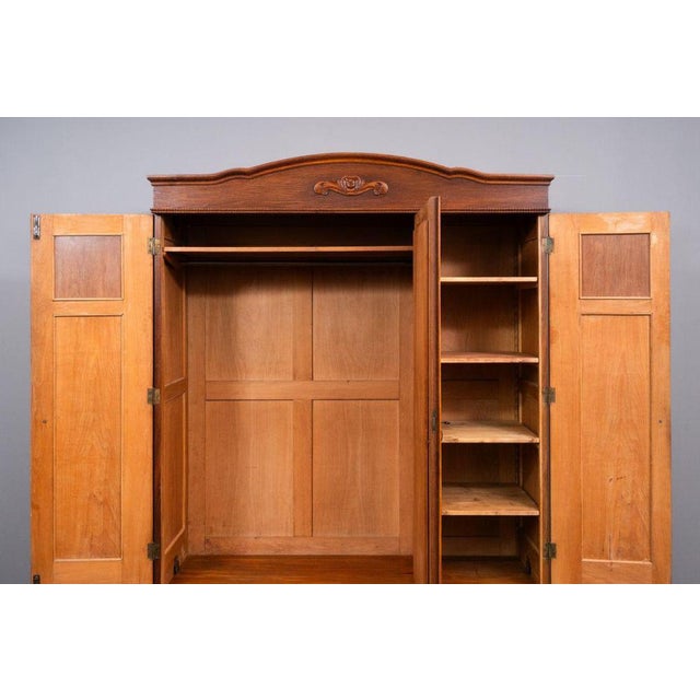 Early 20th Century Art Nouveau Wardrobe in Oak For Sale - Image 9 of 18