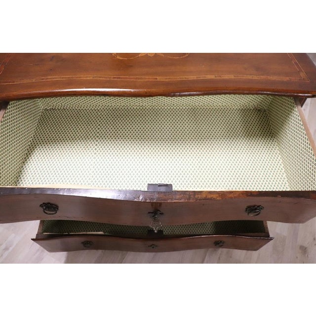 Antique Chest of Drawers in Walnut, 18th Century For Sale - Image 3 of 13