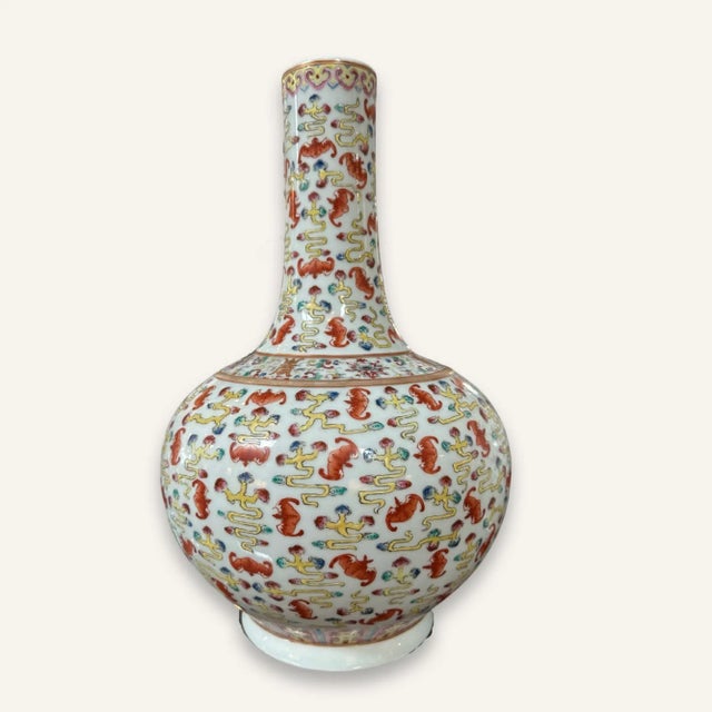 Chinese Late 19th Century Qing Dynasty Guangxu Famille Rose Fu Bats and Ruyi Clouds Reward Vases- Set of 2 For Sale - Image 3 of 12