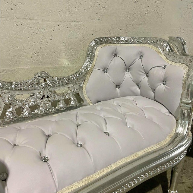 Tufted White Leather Bench French Style With Silver Leaf Details – Rococo Baroque Furniture For Sale - Image 4 of 4