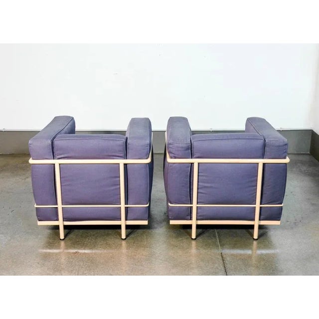 Purple LC2 Armchairs by Le Corbusier for Cassina, Set of 2 For Sale - Image 8 of 18