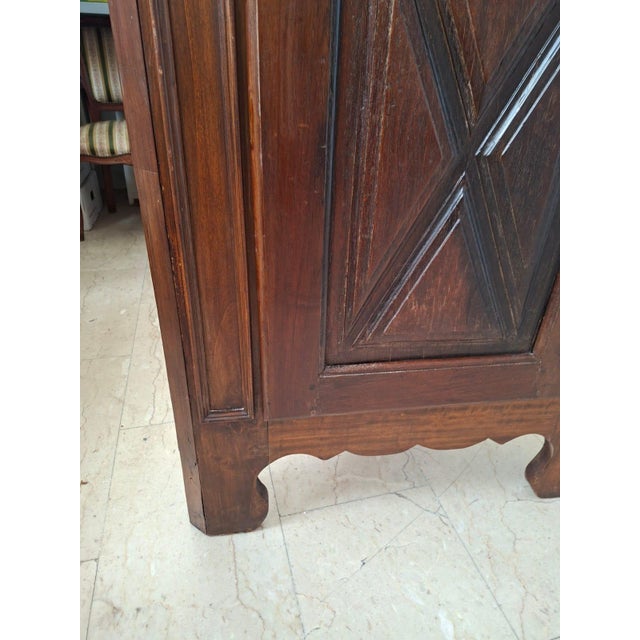 Mid 18th Century Piedmontese Corner Cabinet in Wood and Lined with Florentine Lily Paper, 1750 For Sale - Image 5 of 13