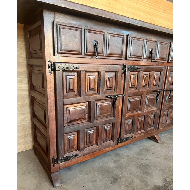 19th Century Large Catalan Spanish Baroque Walnut Tuscan Credenza or Buffet For Sale - Image 4 of 18