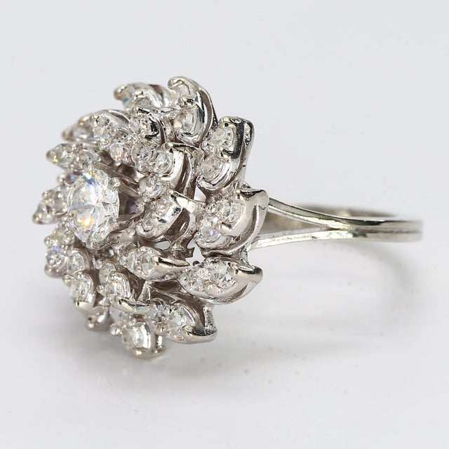 Contemporary Flower Shaped 18k White Gold Diamond Ring - Size 5.75 For Sale - Image 3 of 8