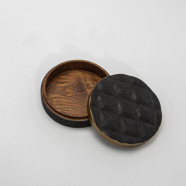 Wood Set of 2 Quilted Boxes in Black Shagreen With Bronze Patina Brass by Kifu Paris For Sale - Image 7 of 9