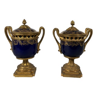 Louis XVI Sèvres Porcelain Potpourri Jars, Set of 2 For Sale