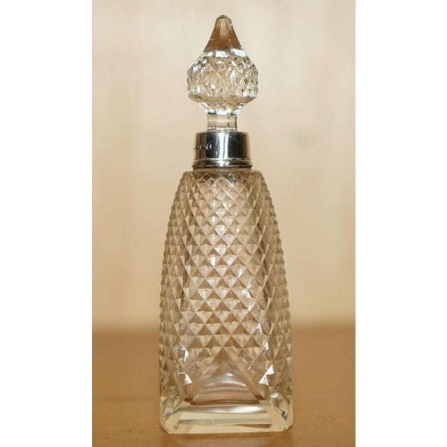 Late 19th Century Antique Sterling Silver Perfume Bottle in Cut Glass Crystal, 1890 For Sale - Image 5 of 16