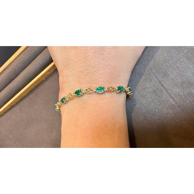 5.5 Ct Natural Emerald & Diamond Cocktail Tennis Bracelet 14 Karat Yellow Gold For Sale - Image 14 of 18