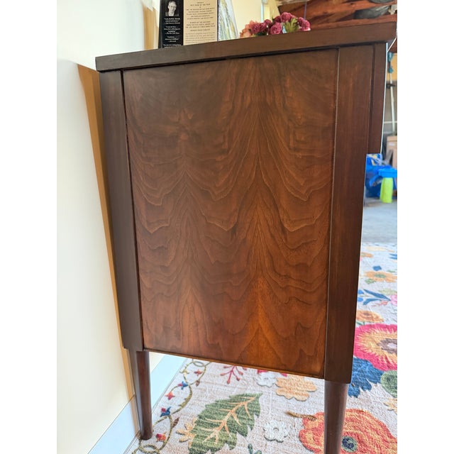 Stanley Furniture Mid-Century Modern Walnut 9-Drawer Dresser by Stanley Distinctive Furniture Collection For Sale - Image 4 of 7