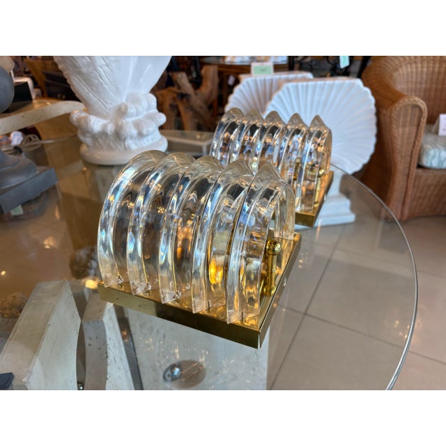 1970s Vintage Art Deco Wall Light Sconces Lucite Ribbon & Brass - a Pair For Sale - Image 5 of 12