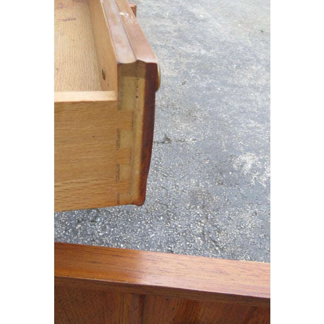 Wood Drexel Heritage Mid Century Modern Nightstand Side End Bedside Table 6250 For Sale - Image 7 of 17