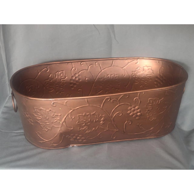 This durable steel tub has a beautiful copper finish with a leaf pattern relief that adds an extra touch of class to every...