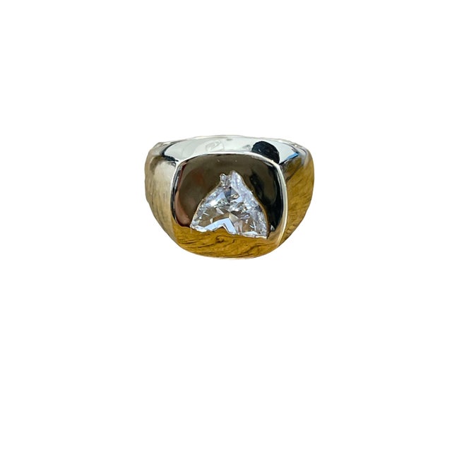 Early 21st Century Gia Certified 1.27ct Horse Modified Brilliant L Si1 Diamond Ring in 18k Gold, Size 6 For Sale - Image 5 of 13