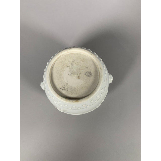 White Dehua porcelain incense burner from the Kangxi period (1661-1722) For Sale - Image 9 of 10