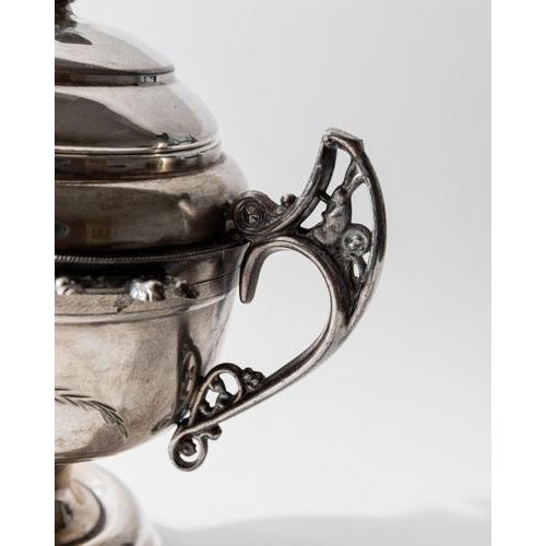 Vintage Silver Plated Footed Bowl with Lid from Warren Rogers, 1930s For Sale - Image 4 of 11