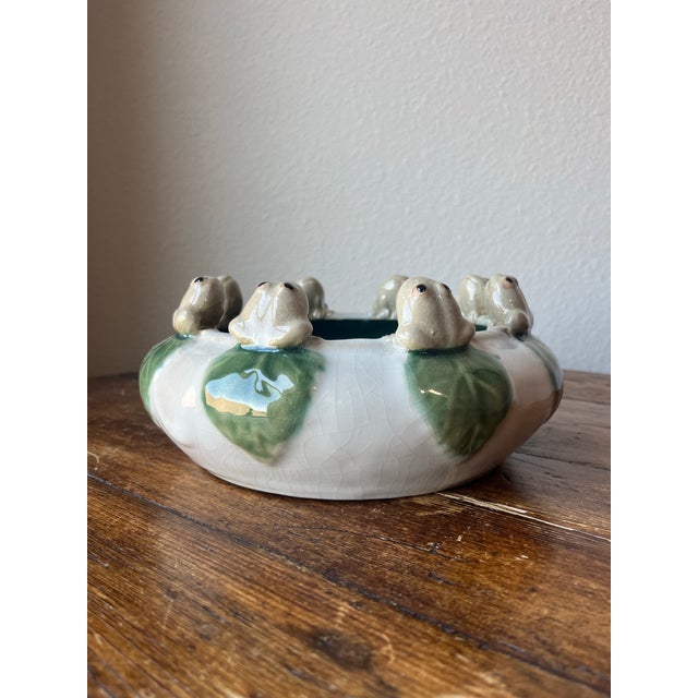 Late 20th Century Frog Majolica Style Friendship Bowl Style Planter Pottery For Sale In Dallas - Image 6 of 8