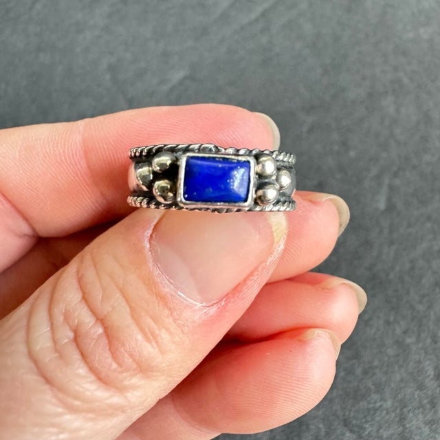 Vintage Lapis Lazuli Ring Sterling Silver Blue Gemstone Band Southwestern Size 6 For Sale - Image 6 of 12