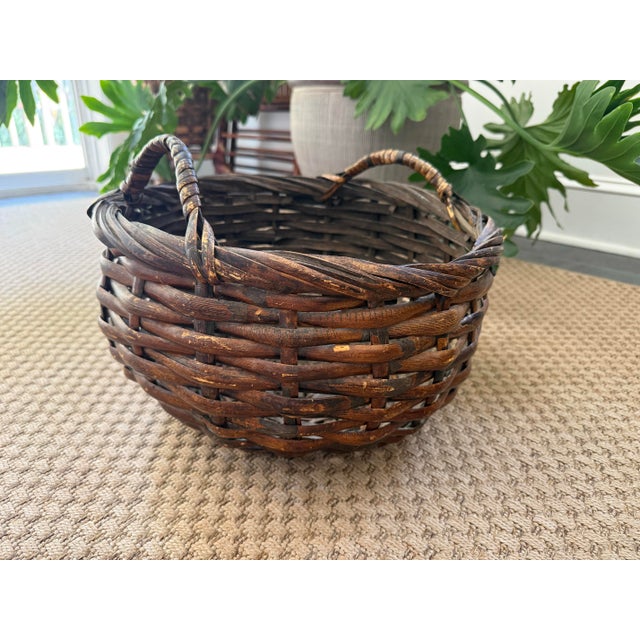 A beautiful vintage gathering basket with a lovely twisted rim and a rustic aged patina. Perfect size for storage or...