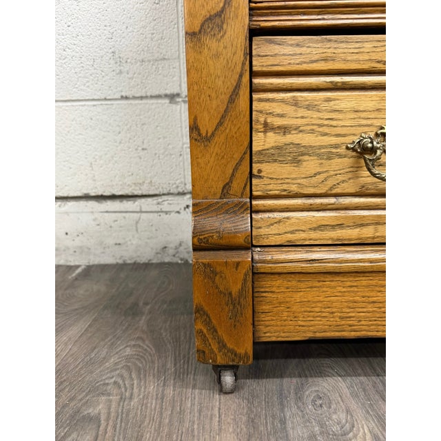Victorian Antique Late Victorian Eastlake Style Golden Oak Washstand Commode For Sale - Image 3 of 15