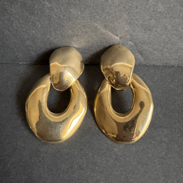 French Vintage Chunky Gold Tone Door Knocker Earrings Polished Statement 80s 90s For Sale - Image 3 of 7