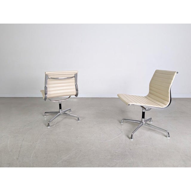 EA 106 Chairs by Charles and Ray Eames for Herman Miller, Set of 2 For Sale - Image 5 of 13