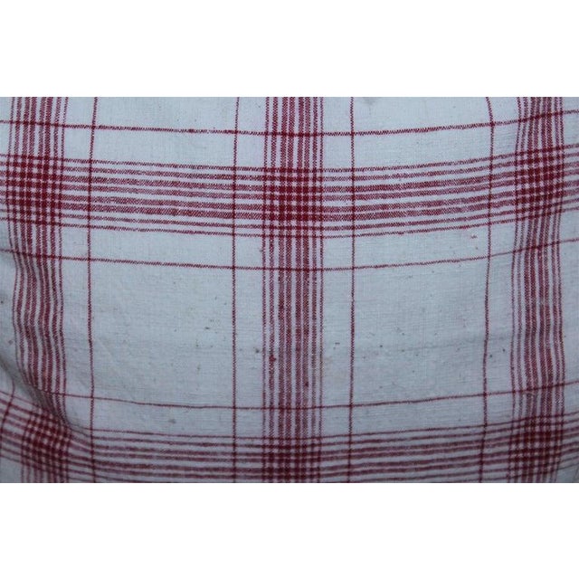 19th Century Red and White Homespun Linen Pillows- Set of 4 For Sale - Image 4 of 5