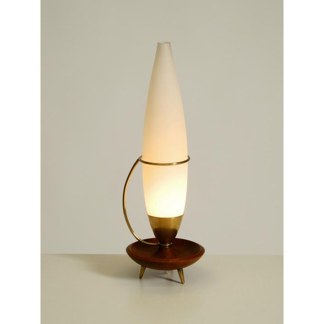 Large Mid-Century Modern Table Lamp in Brass and Teak with Frosted Glass Shade, 1950s For Sale - Image 9 of 18