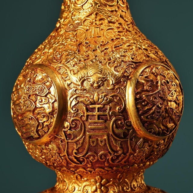 Gold Ornate Vintage Gilt Bronze Double-Gourd Vase - High-Relief Chinoiserie Vessel For Sale - Image 8 of 10