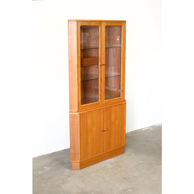 1970s Danish Teak Corner Cabinet With Interior Lighting & Glass Shelving For Sale - Image 4 of 5