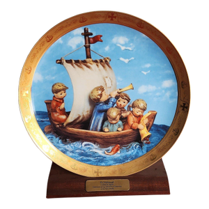 Vintage Hummel Collectors Plate ~ "Land in Sight" Danbury Mint ~ Columbus' Voyage W/ Stand