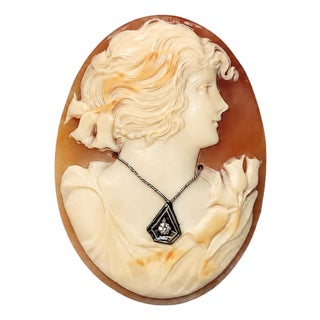 Vintage Italian Art Deco Shell Cameo With Diamond, Circa 1910-1930 For Sale