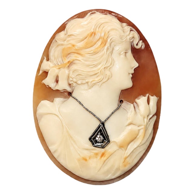Vintage Italian Art Deco Shell Cameo With Diamond, Circa 1910-1930 For Sale