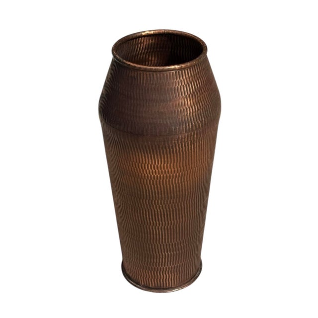 Mid 20th Century Large Italian Copper Floor Pot With Hammered Details For Sale - Image 4 of 6