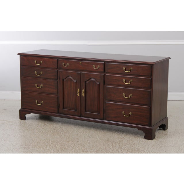 Traditional Henkel Harris Mahogany Georgian Style Dresser For Sale - Image 3 of 18
