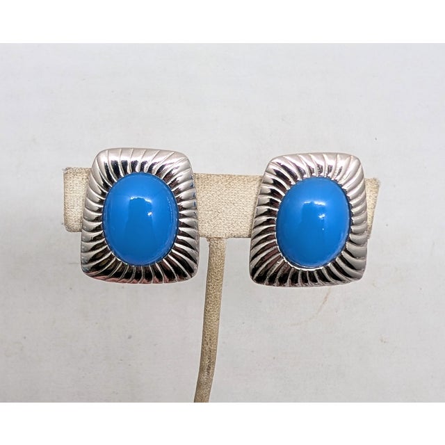 1980s Vintage 1980s Signed Trifari Ribbed Rhodium Plated Blue Cabochon Rhinestone Clip Earrings-2 Pieces For Sale - Image 5 of 7