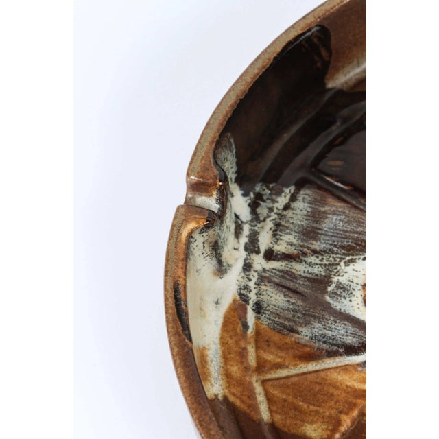 Mid-Century Modern Large Vintage Brown Round Ceramic California Studio Cigar Ashtray Catchall For Sale - Image 3 of 7
