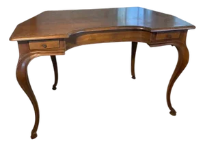Trouvailles Horse Hoof 3-Drawer Desk – Watertown, Massachusetts