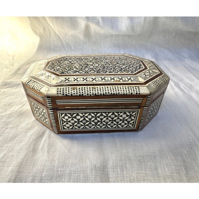 Handmade Egyptian Mother of Pearl Trinket Box For Sale In Palm Springs - Image 6 of 7