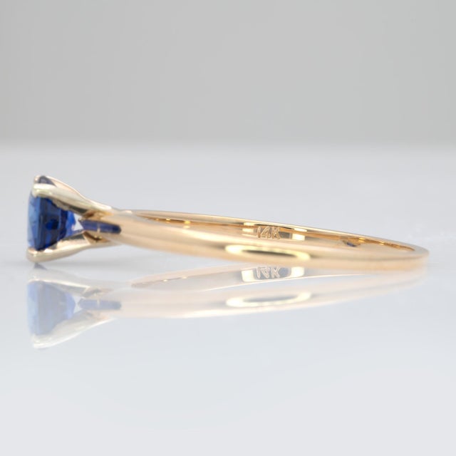 Blue Natural Ceylon Sapphire Solitaire Ring: Solid 14k Gold, 5mm Round Fine Jewelry, Size 6.75 For Sale - Image 8 of 8