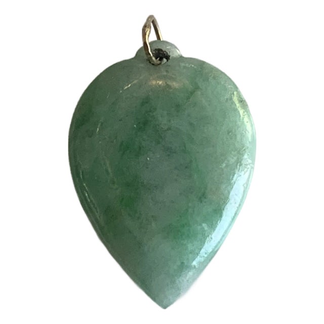 Vintage 14k Gold & Natural Grade a Green Jadeite "Longevity Peach" Heart Pendant For Sale