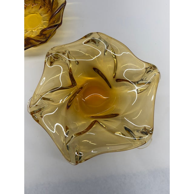 Mid-Century Amber Glass Swirl & Pinwheel Catchall Bowls - Pair For Sale - Image 4 of 9
