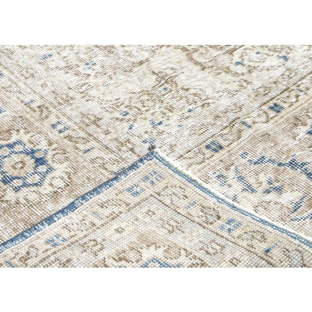 1960s Turkish Oushak Rug For Sale - Image 4 of 6