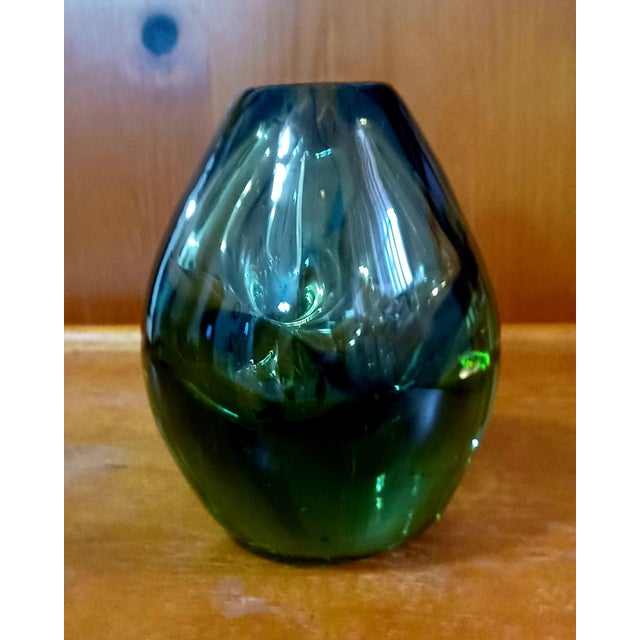 Signed 1968 Dominick Labino Emerald Green Luster Studio Art Glass Vase For Sale In Los Angeles - Image 6 of 16