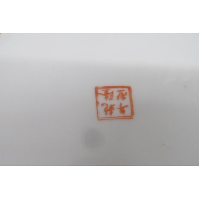 Famille Rose Macau Hand Painted Porcelain Plate Raised Exotic Bird Pattern 5058b For Sale - Image 9 of 14